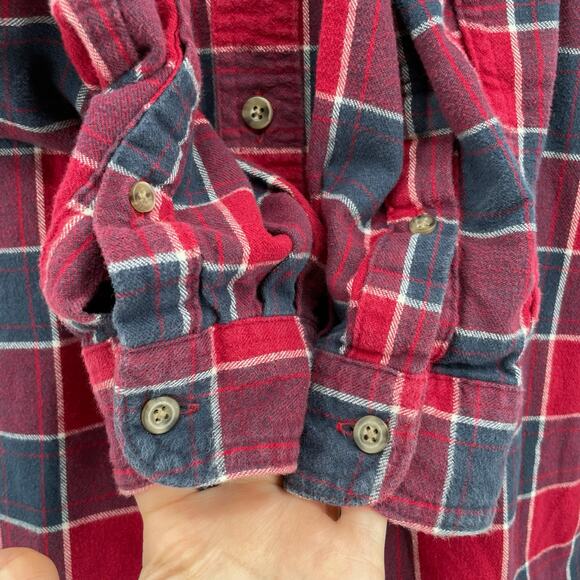 Cabelas Flannel Button Down Plaid Fall Winter Holiday Red Navy Blue Shirt Size M - Picture 4 of 8